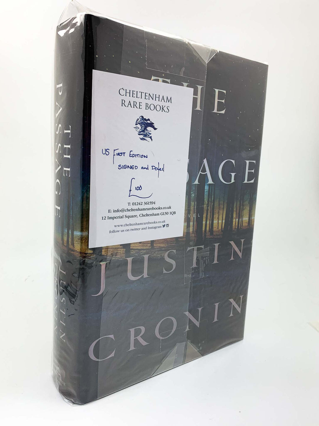 Cronin, Justin - The Passage - SIGNED - US Edition | front cover. Published by Ballantine in 2010. Hardcover. Condition: Fine/Fine