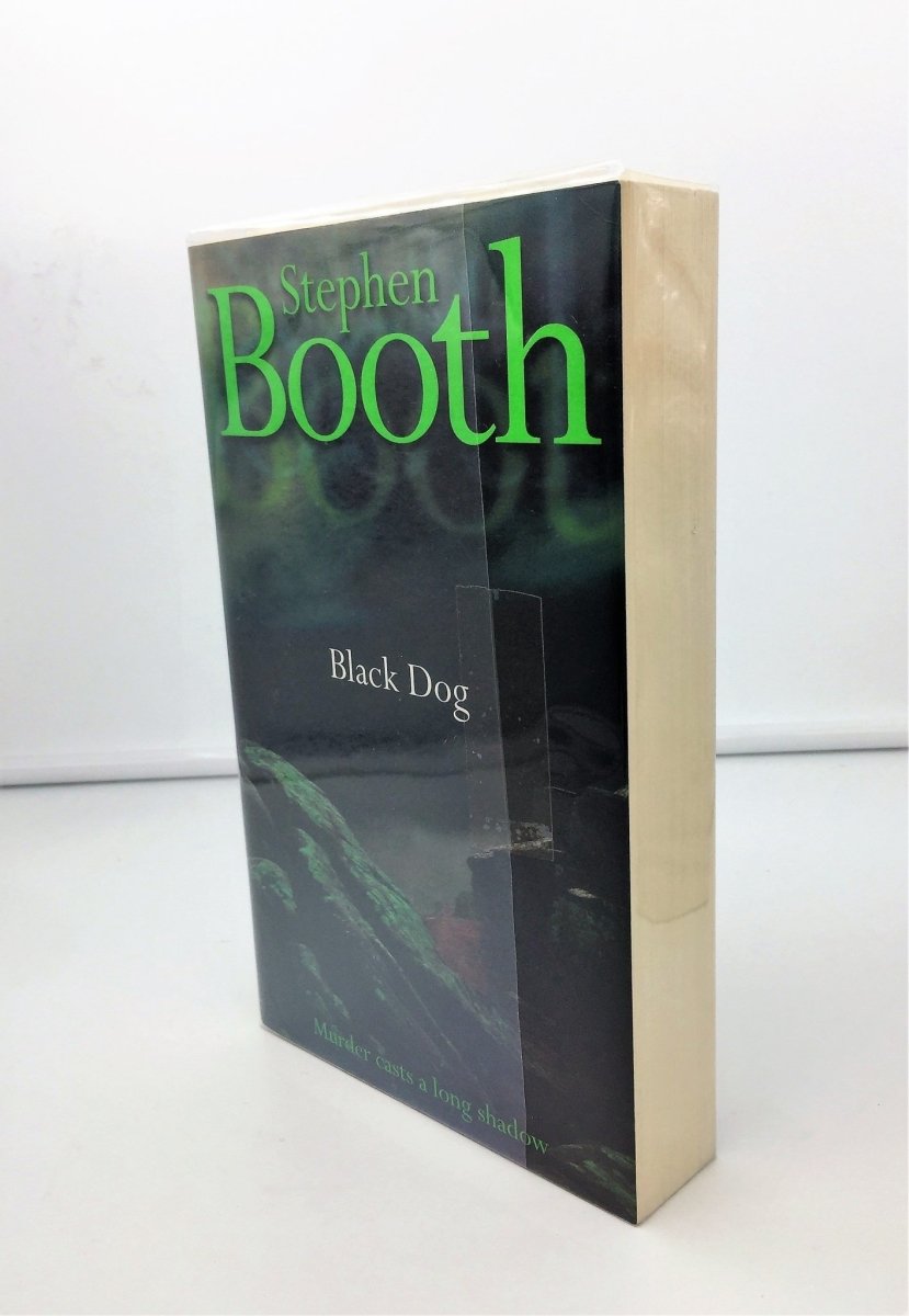 Booth, Stephen - Black Dog | front cover. Published by Harper Collins Publishers in 2000. Original Wraps.  Condition:  Near Fine +/No Jacket ( as Issued )