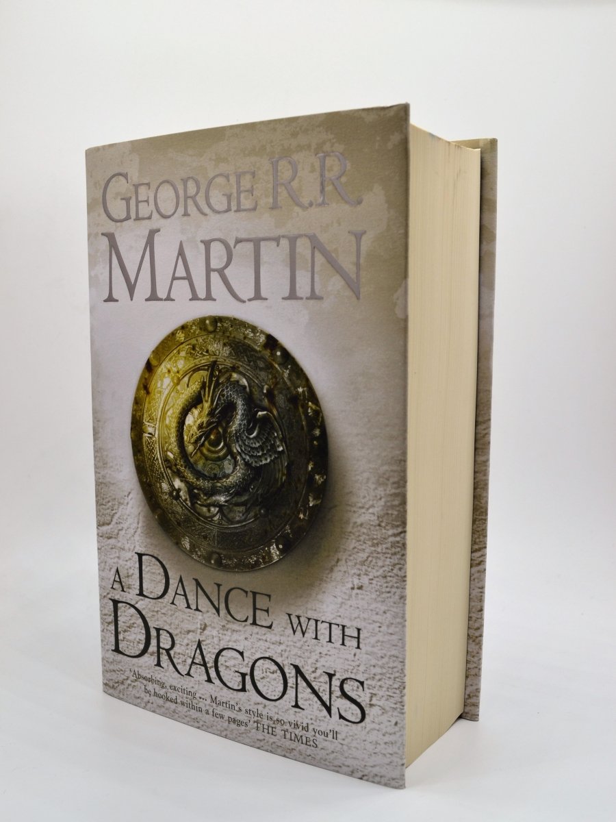SIGNED　Rare　Cheltenham　A　George　Martin　Dragons　with　R　Dance　R　Books