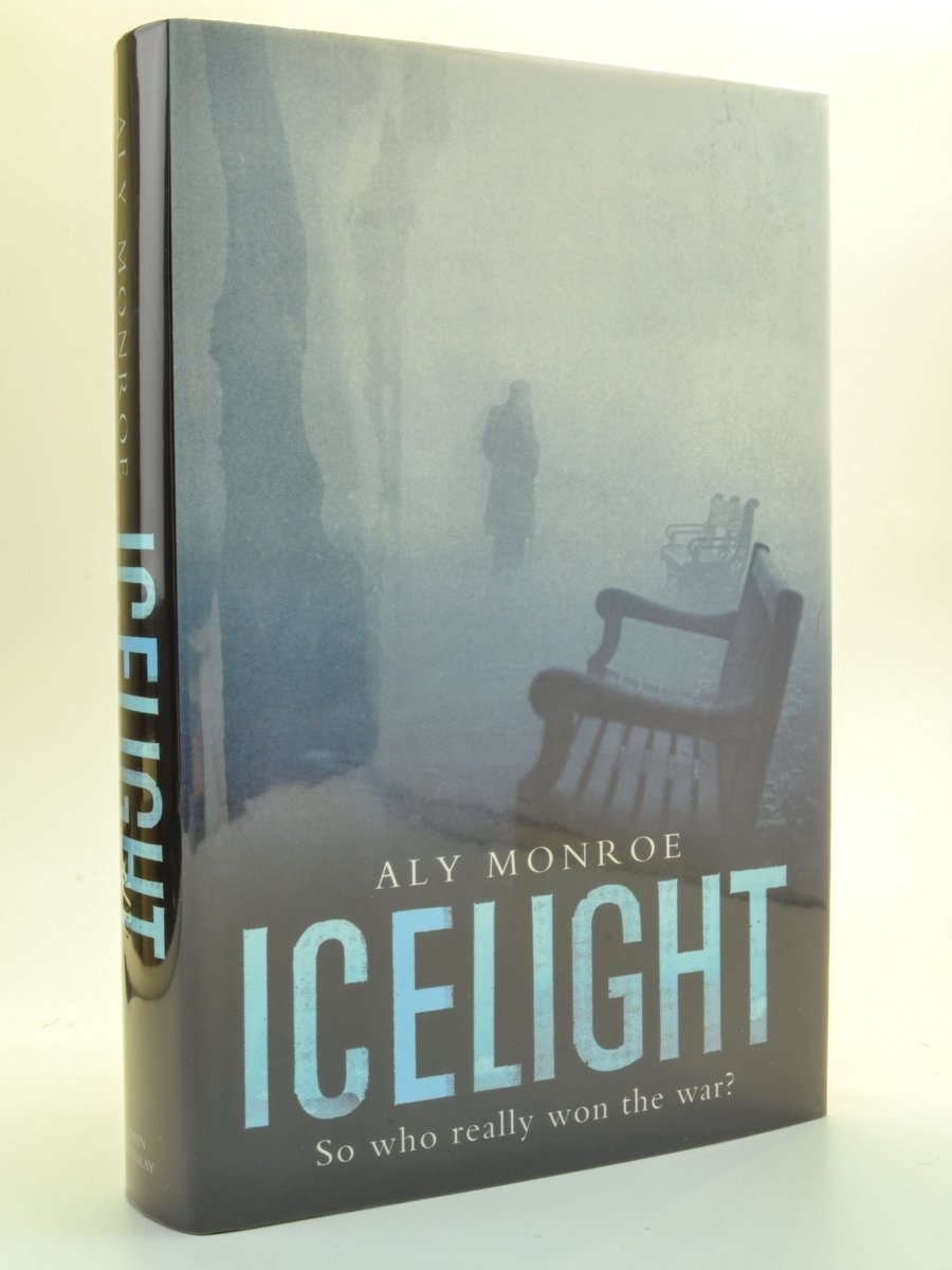 Monroe, Aly - Icelight - SIGNED | front cover. Published by John Murray in 2011. Hardcover.  Condition:  Very Good ++ / Near Fine/Fine