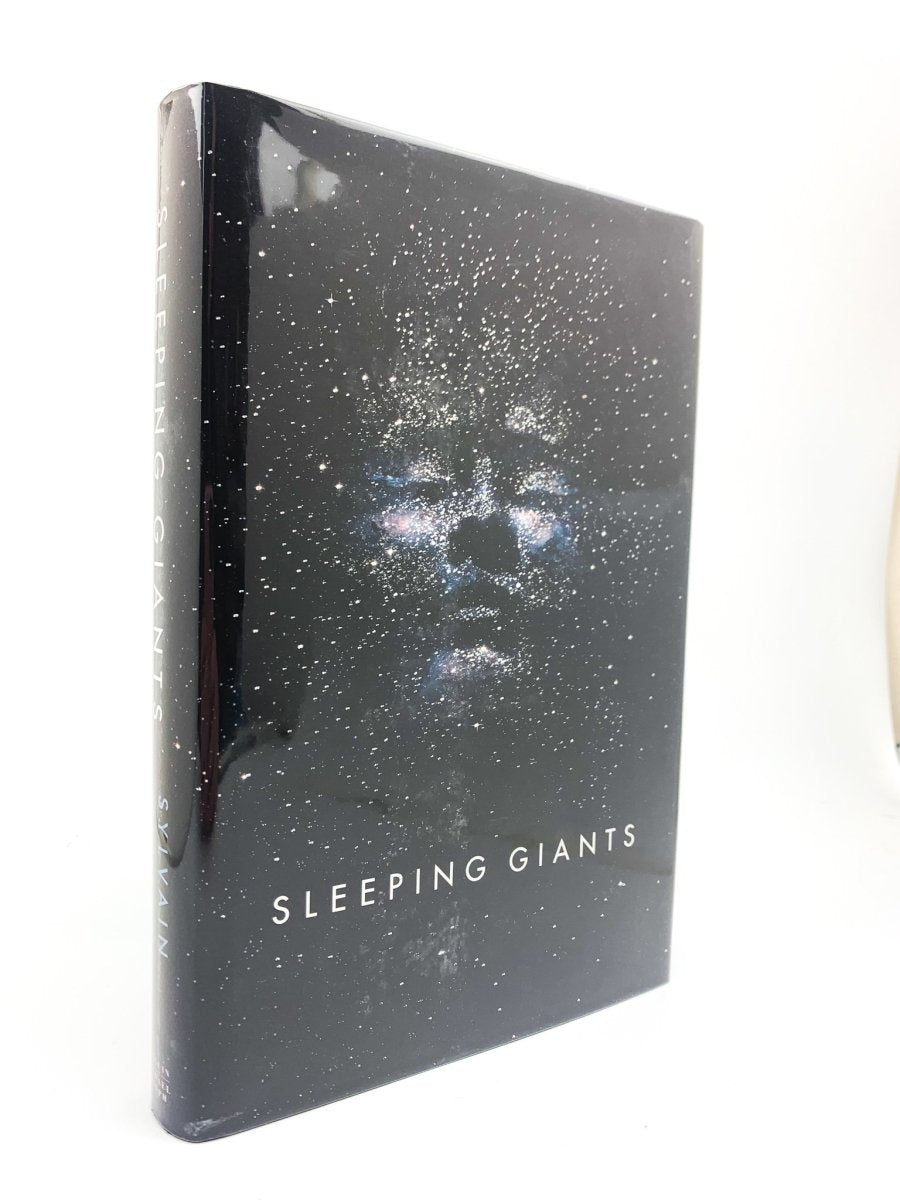 Neuvel, Sylvain - Sleeping Giants - SIGNED Limited Edition | front cover. Published by Penguin / Michael Joseph in 2016. Hardcover.  Condition:  Fine/Fine