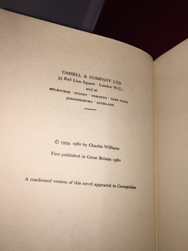 Williams, Charles - The Sailcloth Shroud | pages