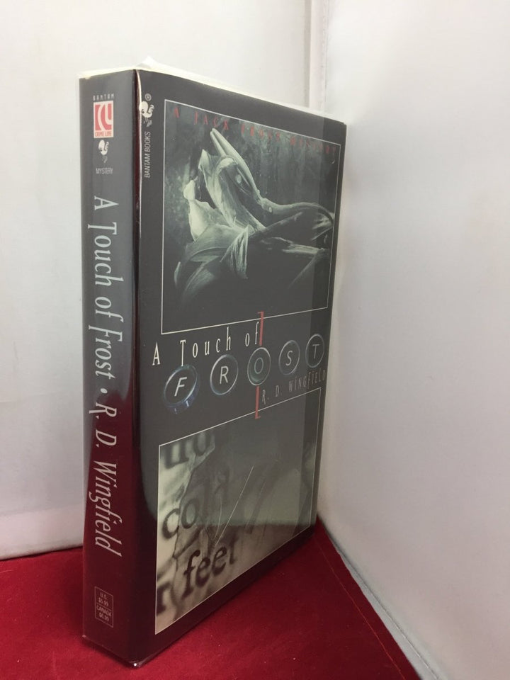 Wingfield, R D - A Touch of Frost | front cover. Published by Bantam in 1995. Original Wraps.  Condition:  Near Fine/No Jacket ( as Issued )