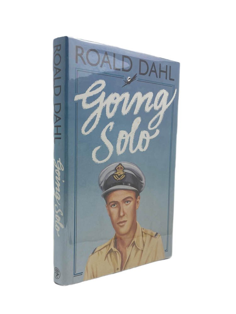 Dahl, Roald - Going Solo - SIGNED | front of book. Published by Jonathan Cape in 1986. Hardcover.  Condition:  Very Good ++/Near Fine