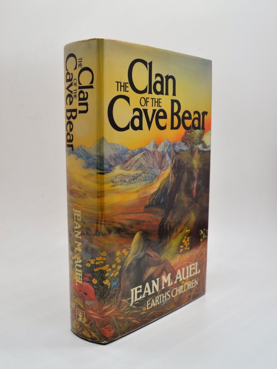 Auel, Jean M - The Clan of the Cave Bear | front cover