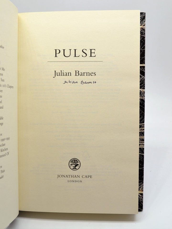 Barnes, Julian - Pulse | back cover