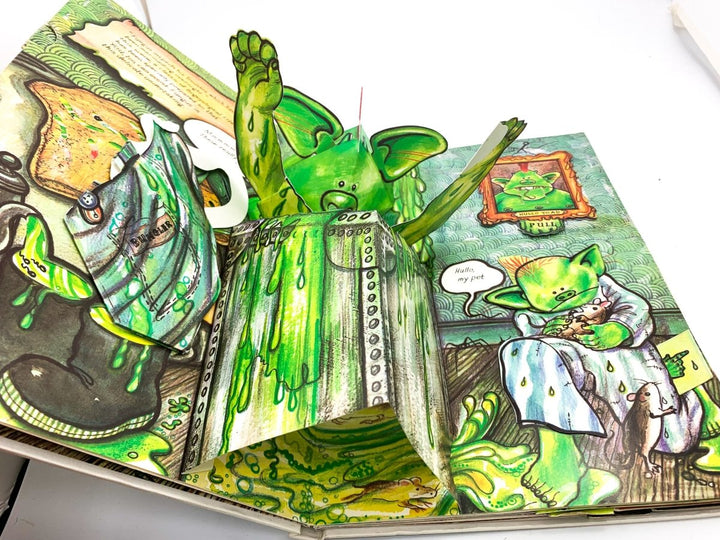 Briggs, Raymond - Fungus the Bogeyman Plop-up Book | image3