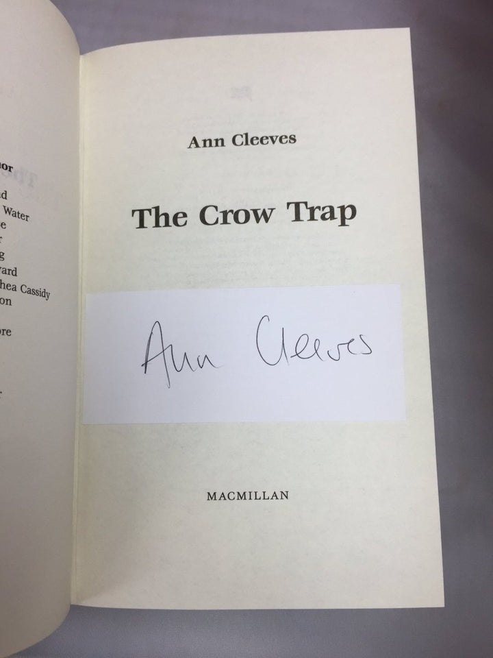 Cleeves, Ann - The Crow Trap | sample illustration