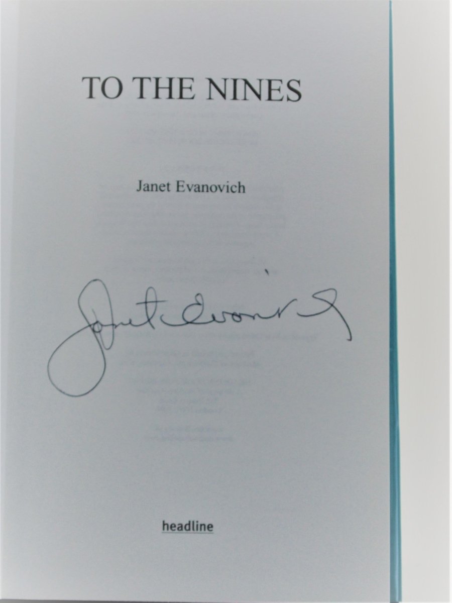 Evanovich, Janet - To the Nines - SIGNED | signature page