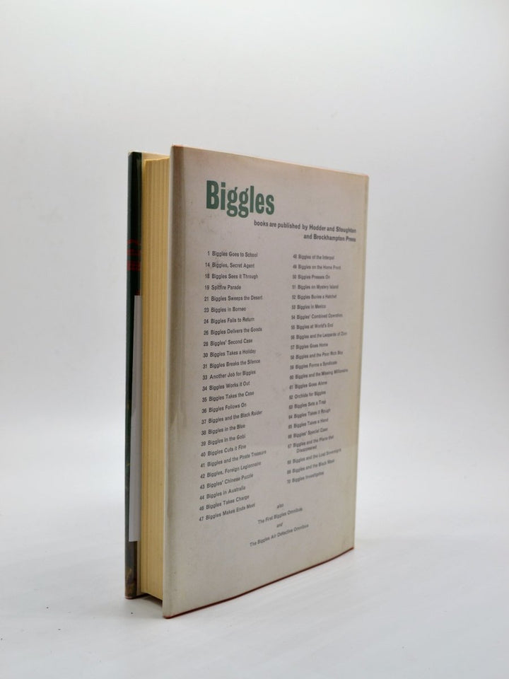 Johns, W E - Biggles Looks Back | back cover