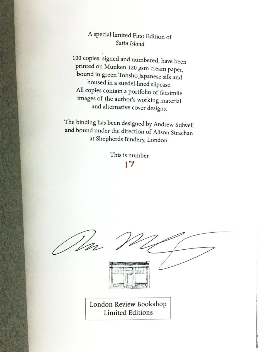 McCarthy, Tom - Satin Island - SIGNED | book detail 5