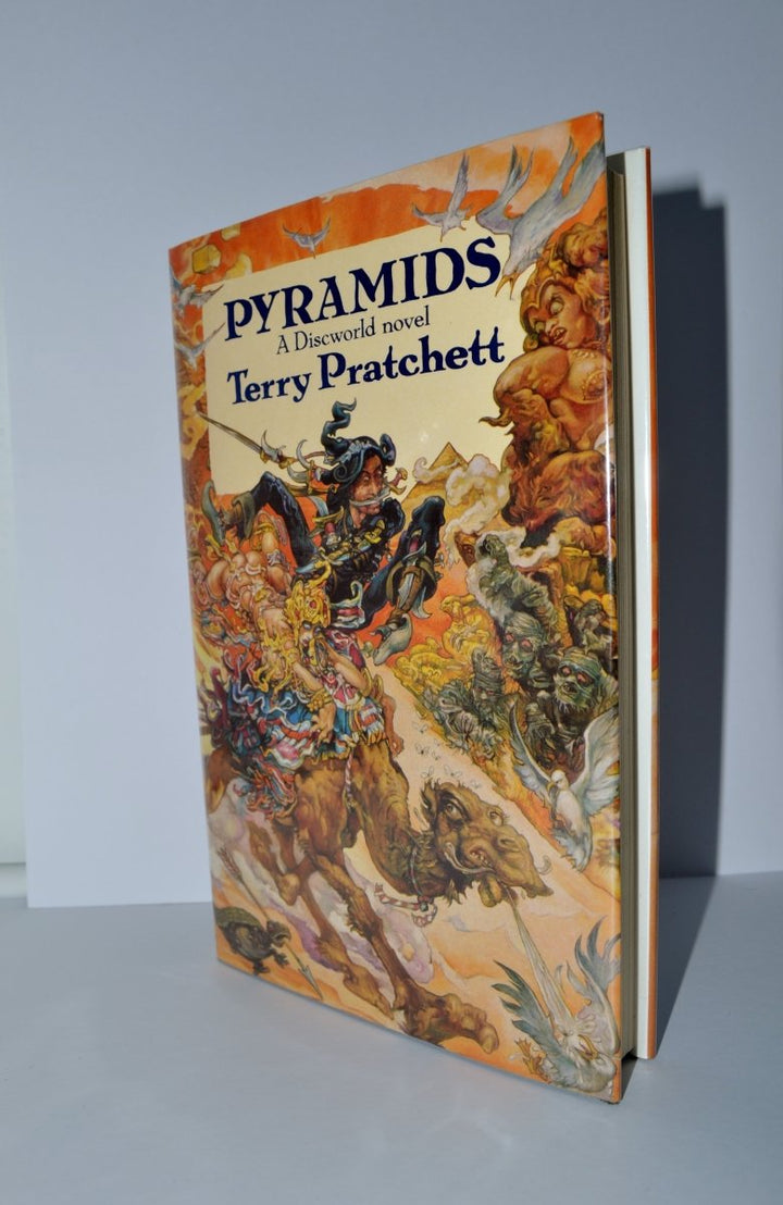 Pratchett, Terry - Pyramids | front cover